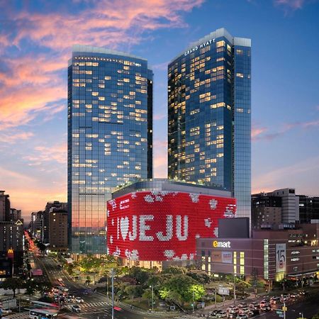 מלון Grand Hyatt ג'גו מראה חיצוני תמונה The hotel in 2016