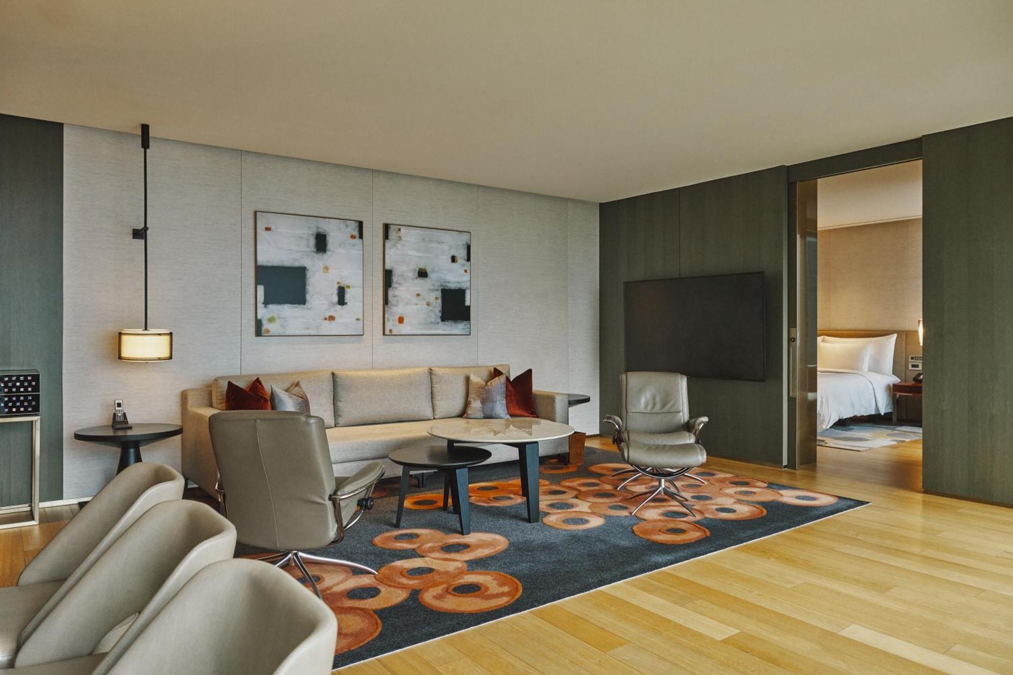 מלון Grand Hyatt ג'גו מראה חיצוני תמונה A suite at the hotel