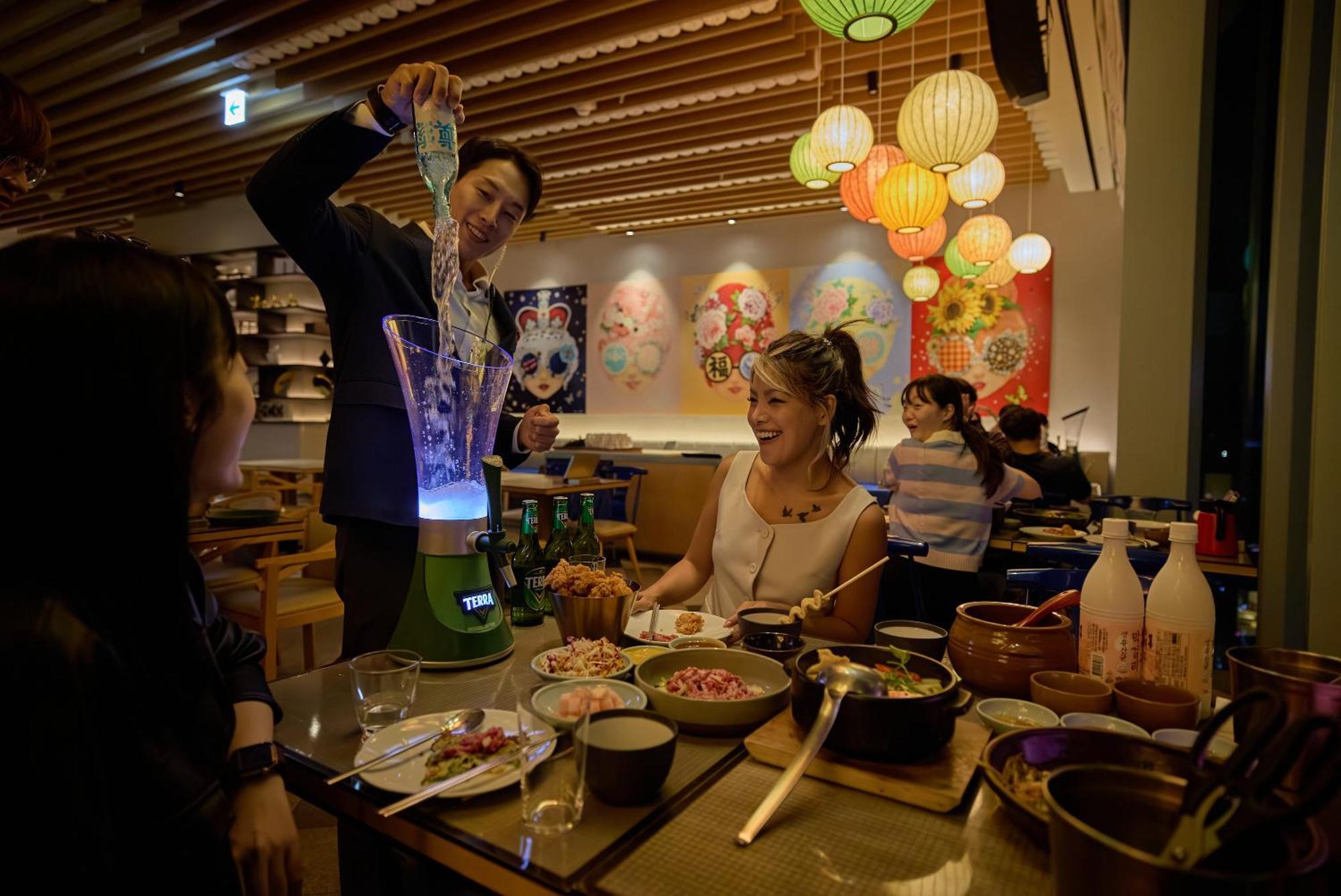מלון Grand Hyatt ג'גו מראה חיצוני תמונה A restaurant in China