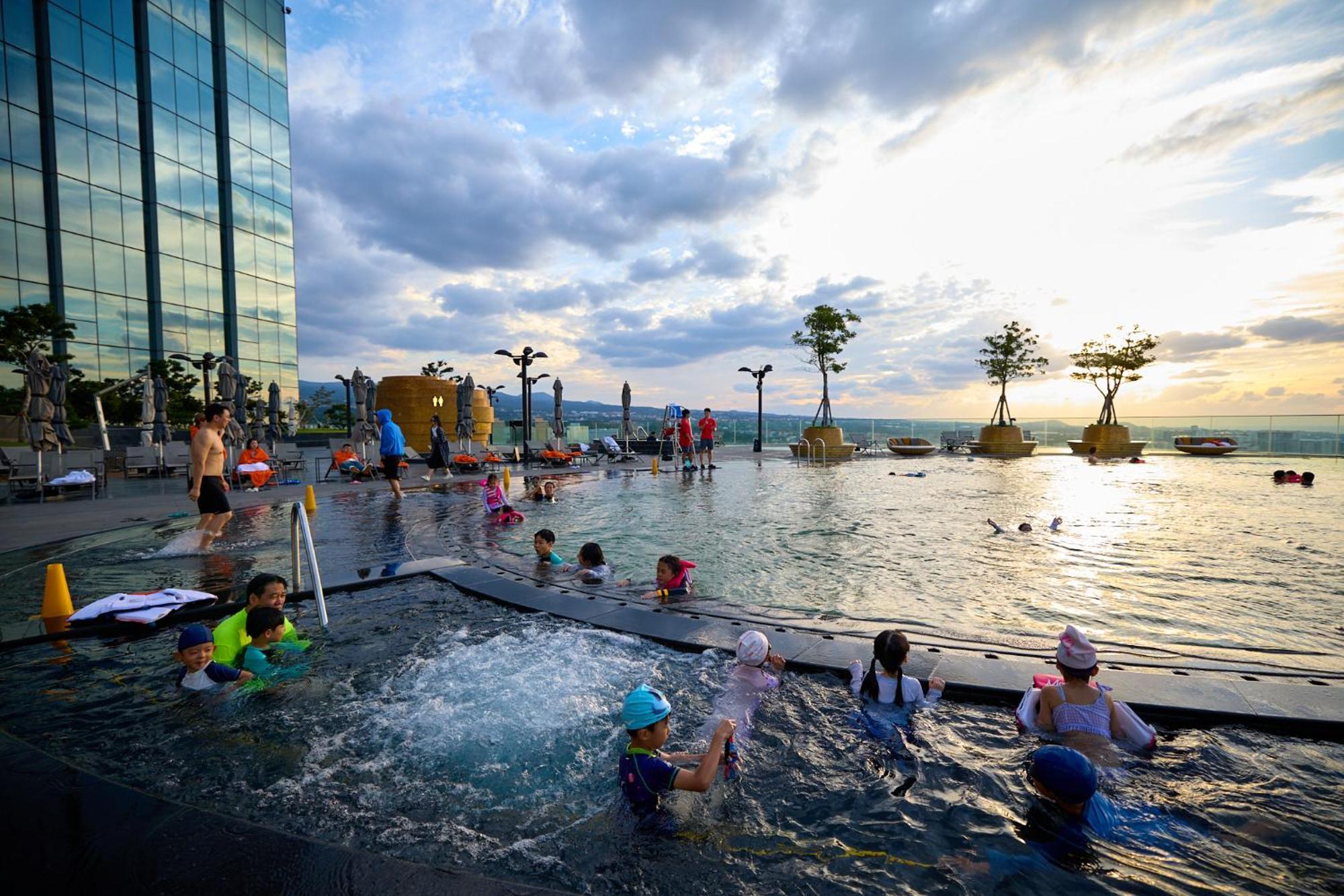מלון Grand Hyatt ג'גו מראה חיצוני תמונה The Sky Park